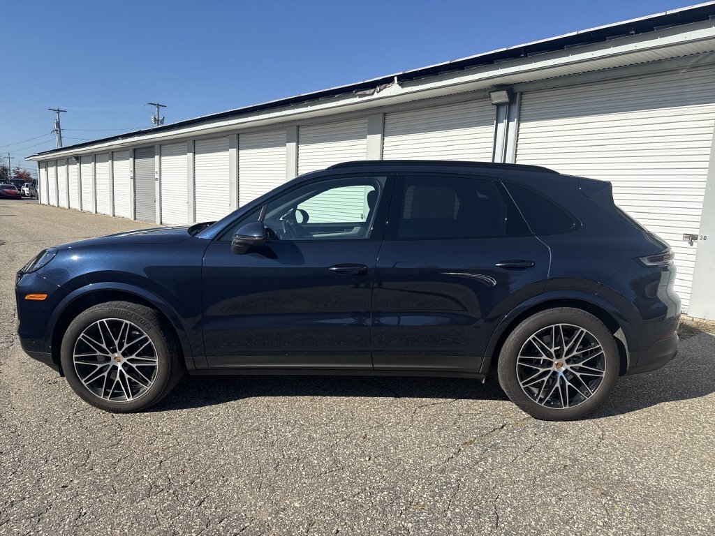 Suv in Stratham, NH, United States 2 - 19182273