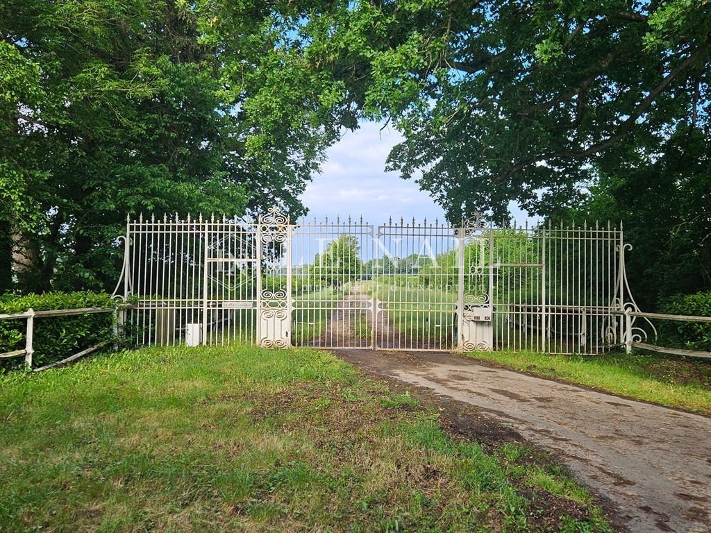 Schloss in Nord Ouest, La Ferté-Bernard, Frankreich 3 - 19211004