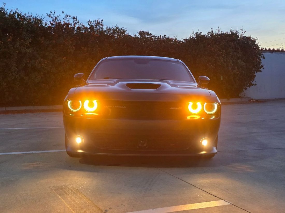 Coupe in Montclair, CA, United States 2 - 19211298