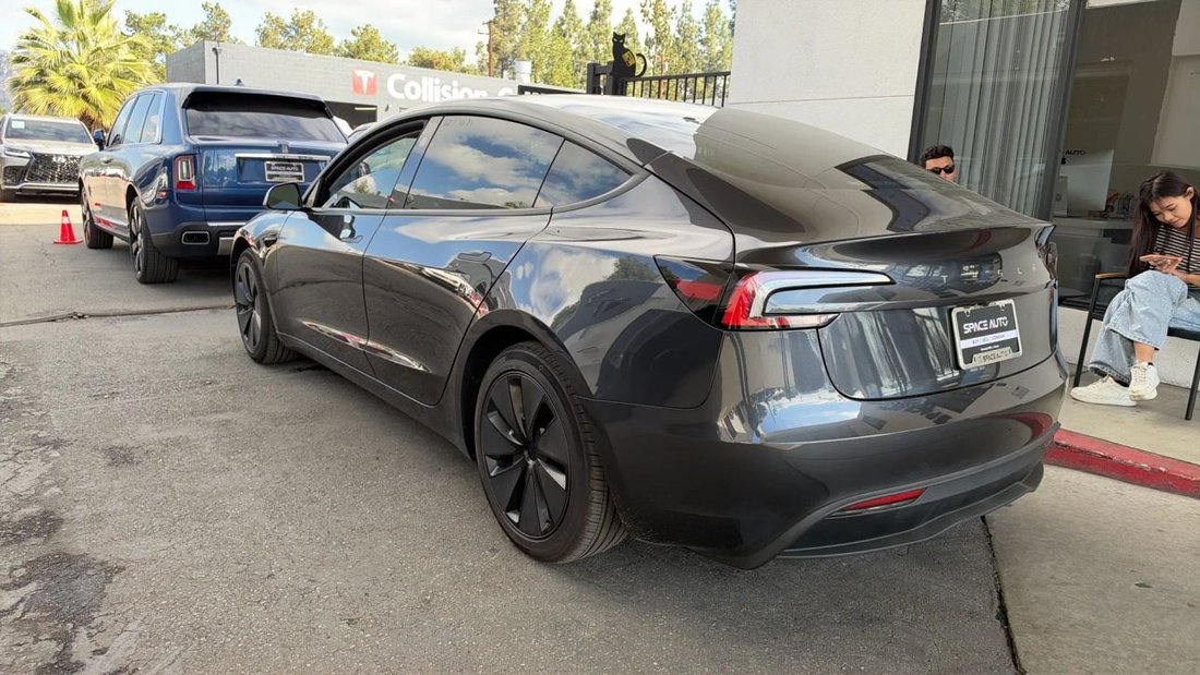 Sedan in Azusa, CA, United States 5 - 19211247