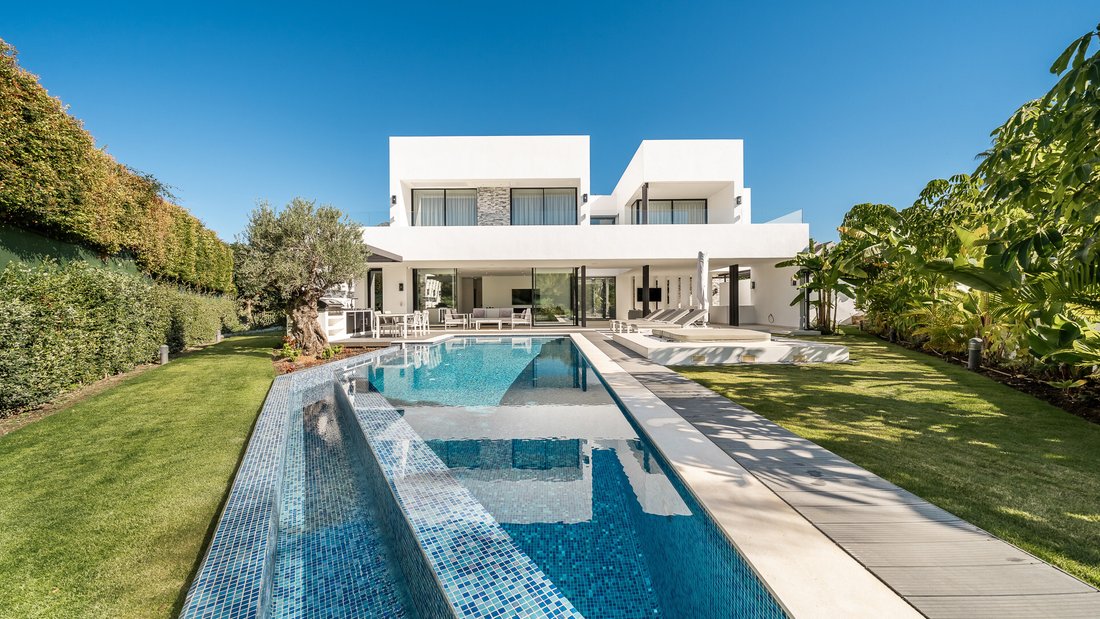 Villa in Golden Mile, Andalusia, Spain 1 - 19209657
