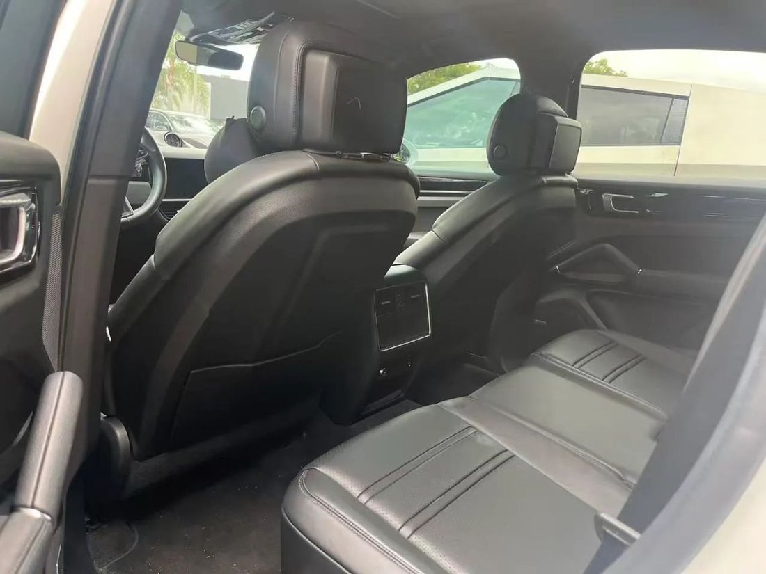 Suv in Costa Mesa, CA, United States 4 - 19211337