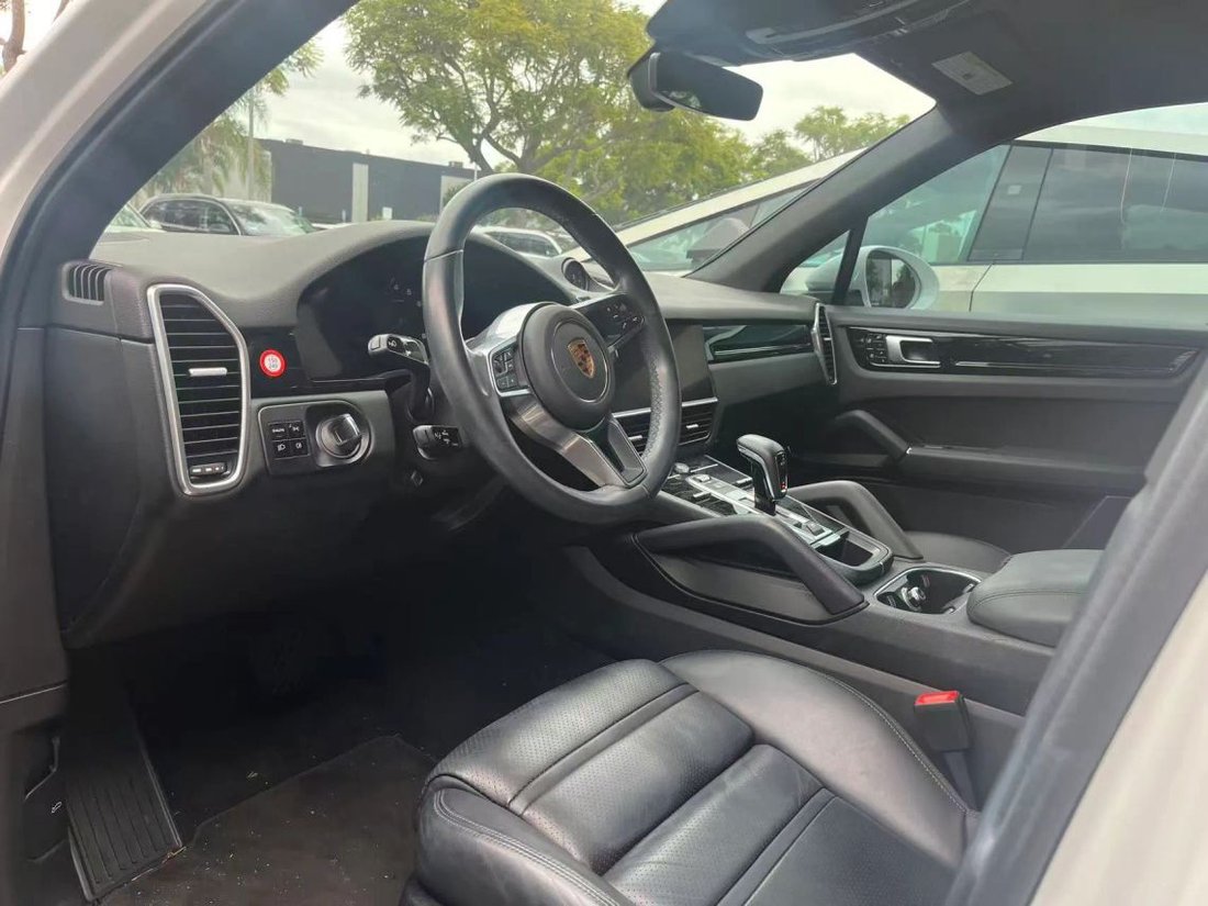 Suv in Costa Mesa, CA, United States 3 - 19211337