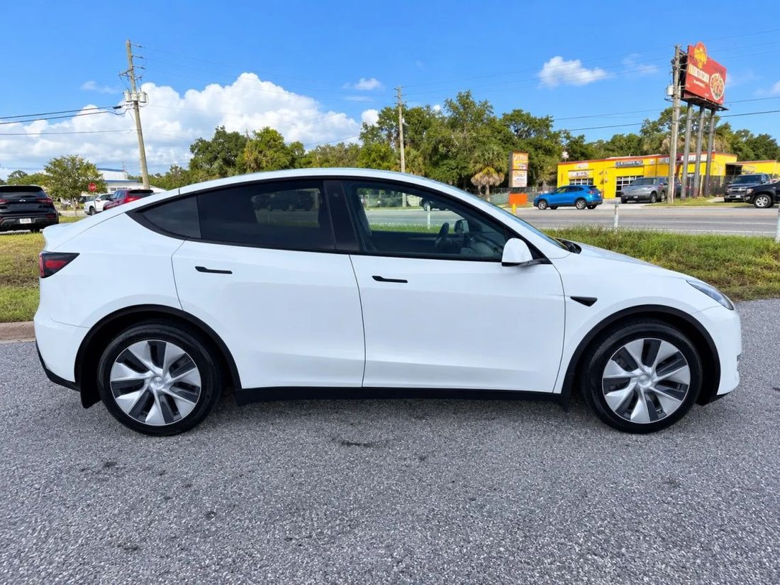 Suv in Kissimmee, FL, United States 2 - 19213490
