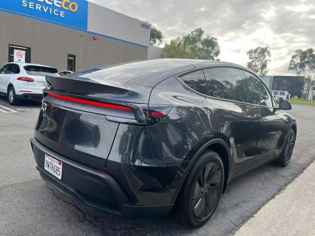 Suv in Costa Mesa, CA, United States 2 - 19211305