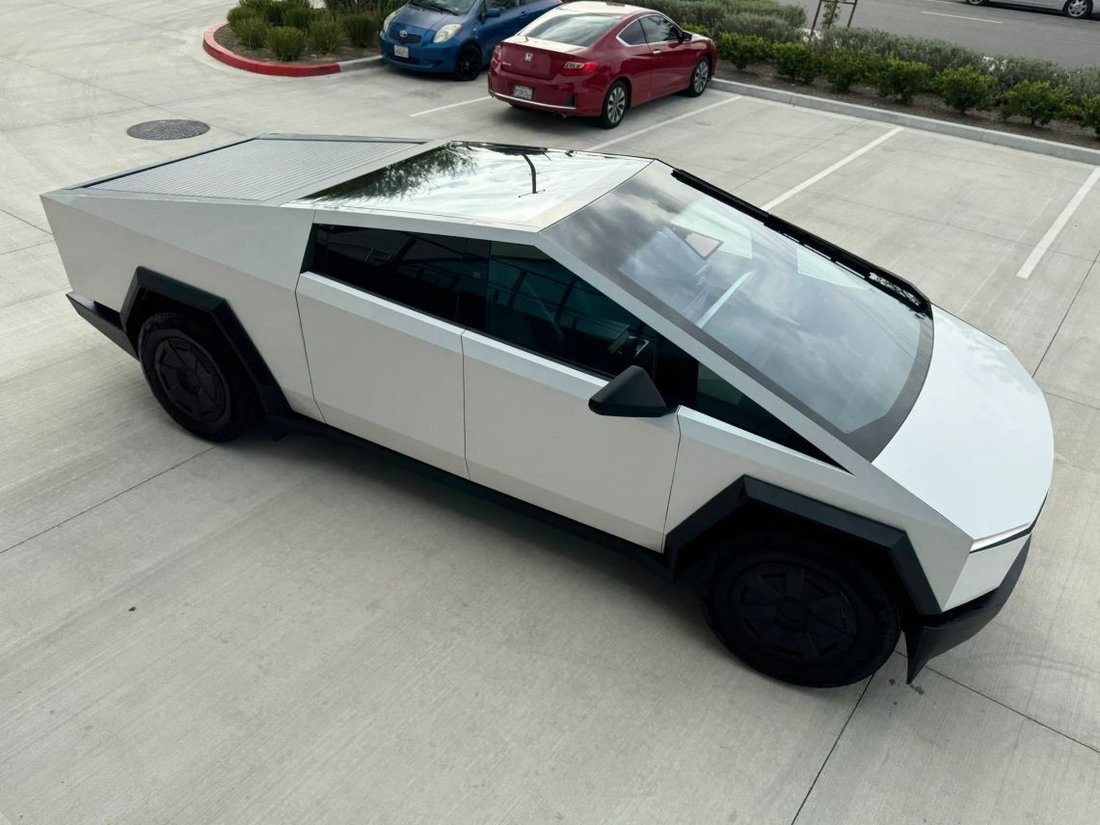 Pickup in San Bernardino, CA, United States 2 - 19213392