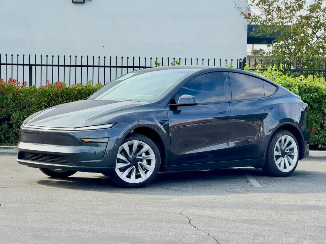 Suv in Azusa, CA, United States 4 - 19213412