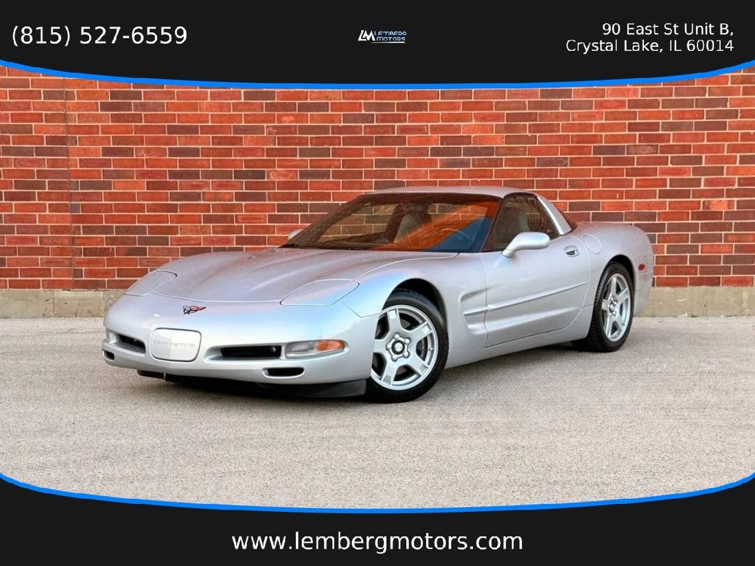 Coupe in Crystal Lake, IL, United States 1 - 19213517