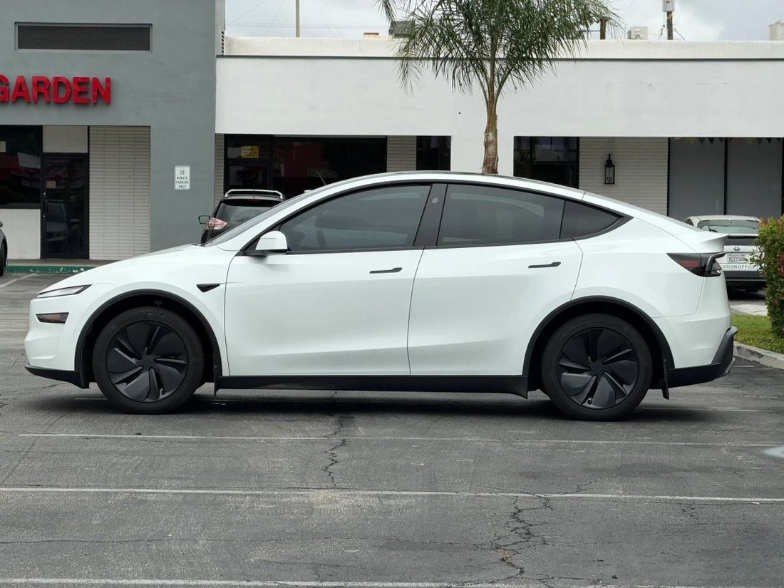 Suv in Azusa, CA, United States 4 - 19218963