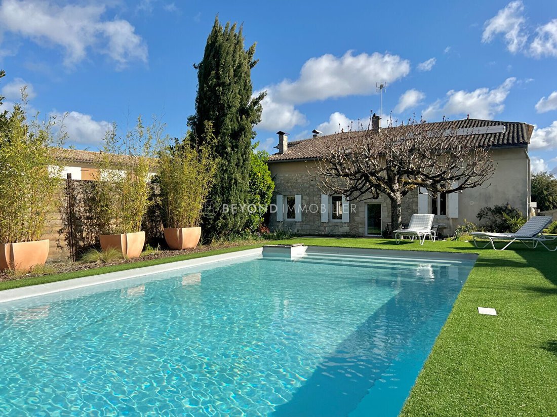 Villa in Galgon, Nouvelle-Aquitaine, France 1 - 19222529