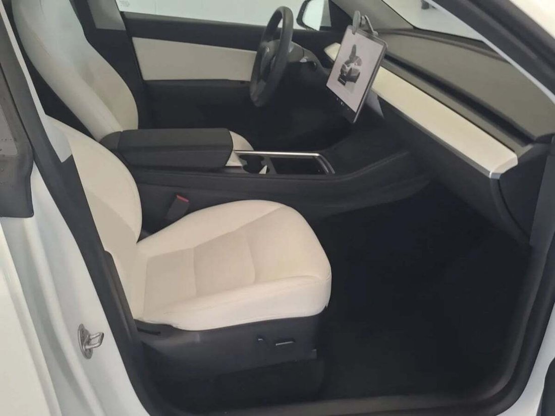 Suv in Newport Beach, CA, United States 4 - 19220695