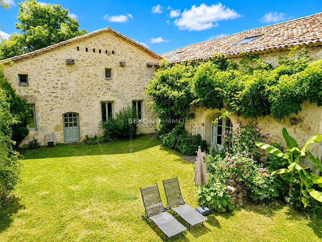 Villa in Saint-Sulpice-de-Faleyrens, Nouvelle-Aquitaine, France 2 - 19222527