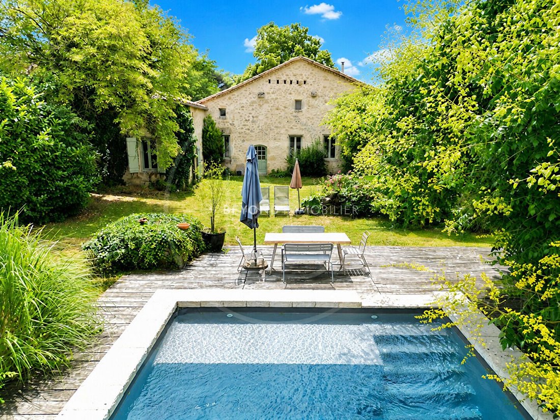 Villa in Saint-Sulpice-de-Faleyrens, Nouvelle-Aquitaine, France 1 - 19222527