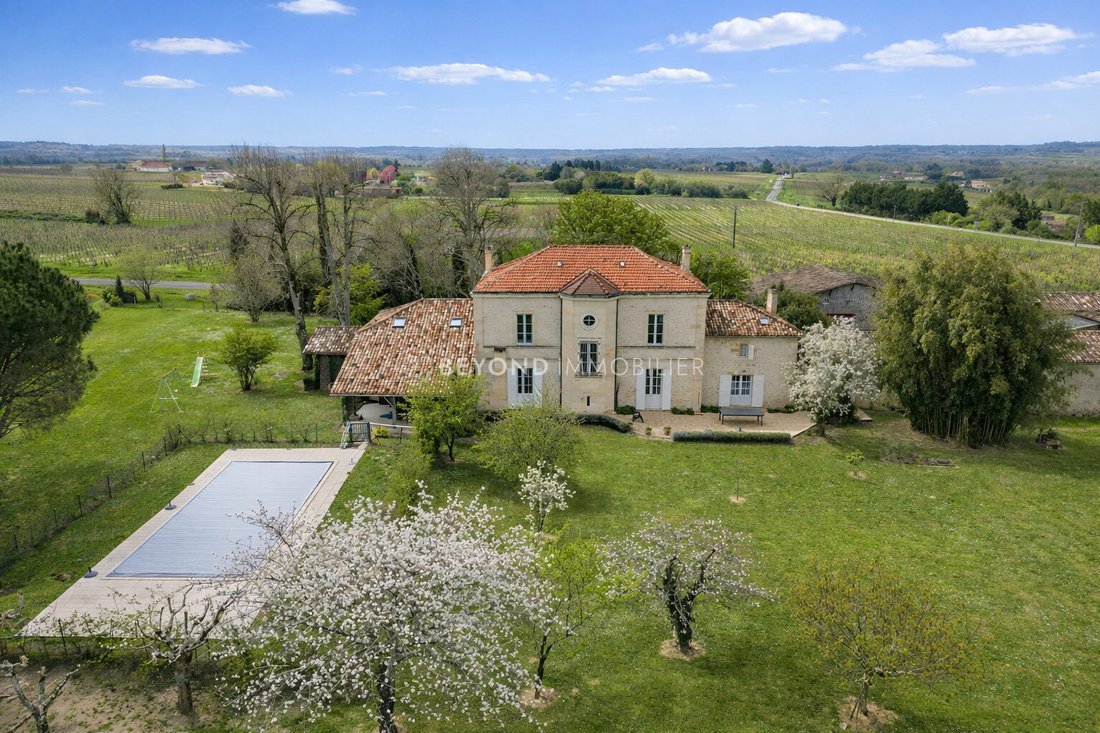 Villa in Pujols, Nouvelle-Aquitaine, France 2 - 19222530