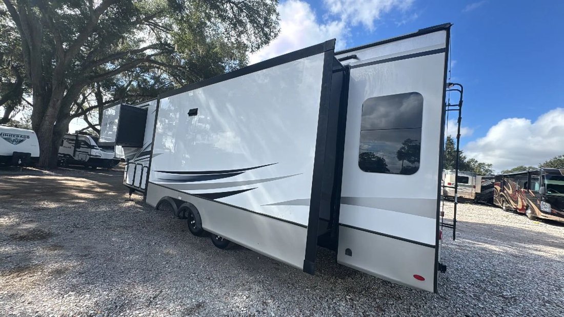 2022 Keystone RV Avalanche Fifth Wheel 322RL in Thonotosassa, FL, United States 5 - 19218899