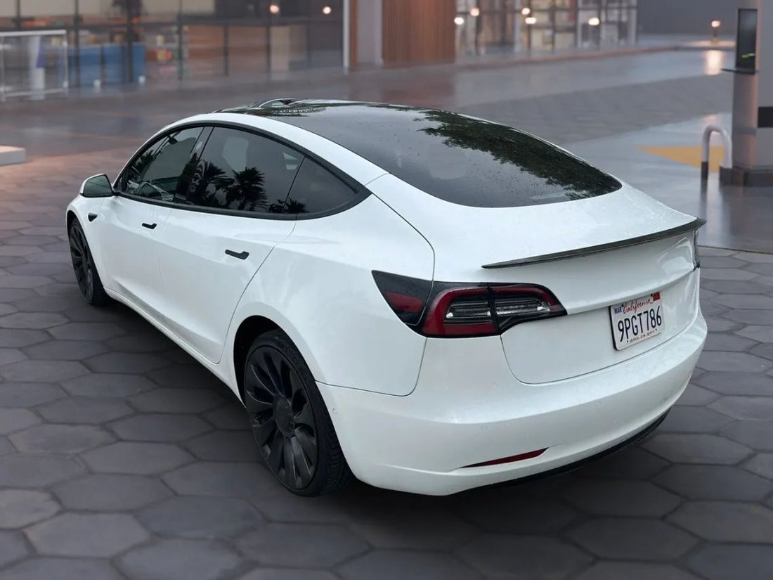 Sedan in Fontana, CA, United States 5 - 19219151