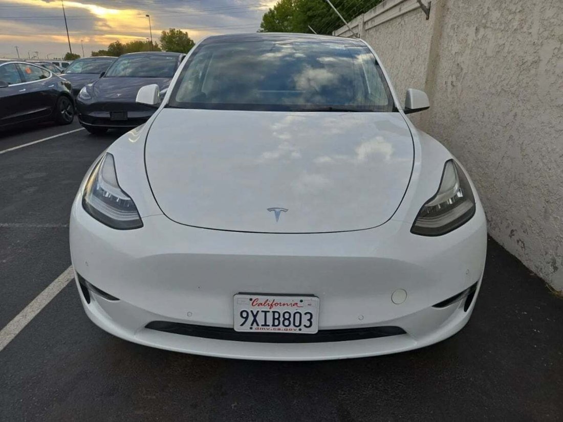 Suv in Newport Beach, CA, United States 2 - 19220720