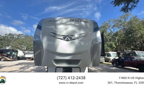 2022 Keystone RV Avalanche Fifth Wheel 322RL in Thonotosassa, FL, United States 1