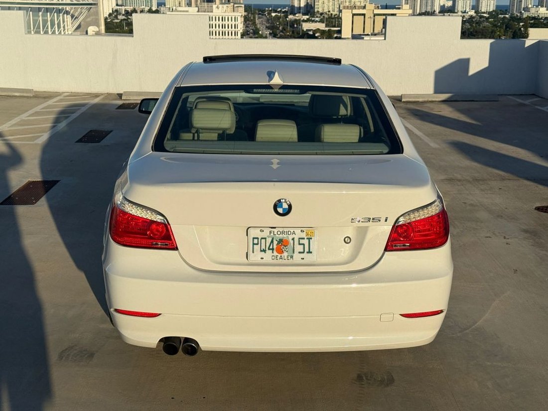 Sedan in Pompano Beach, FL, United States 5 - 19218967