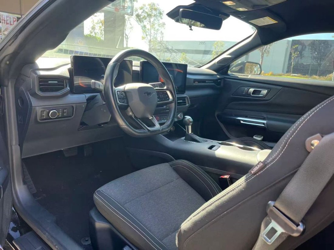 Coupe in Costa Mesa, CA, United States 4 - 19219017