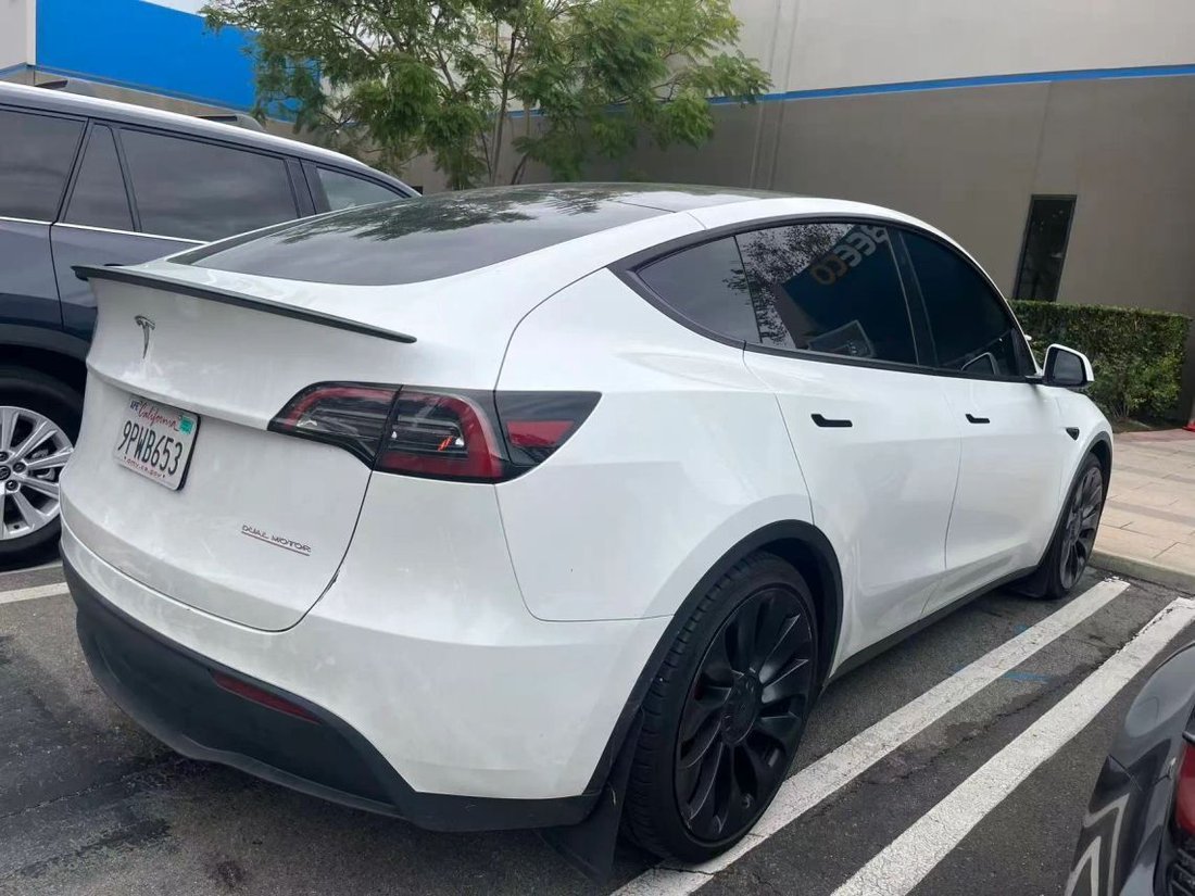 Suv in Costa Mesa, CA, United States 2 - 19218965